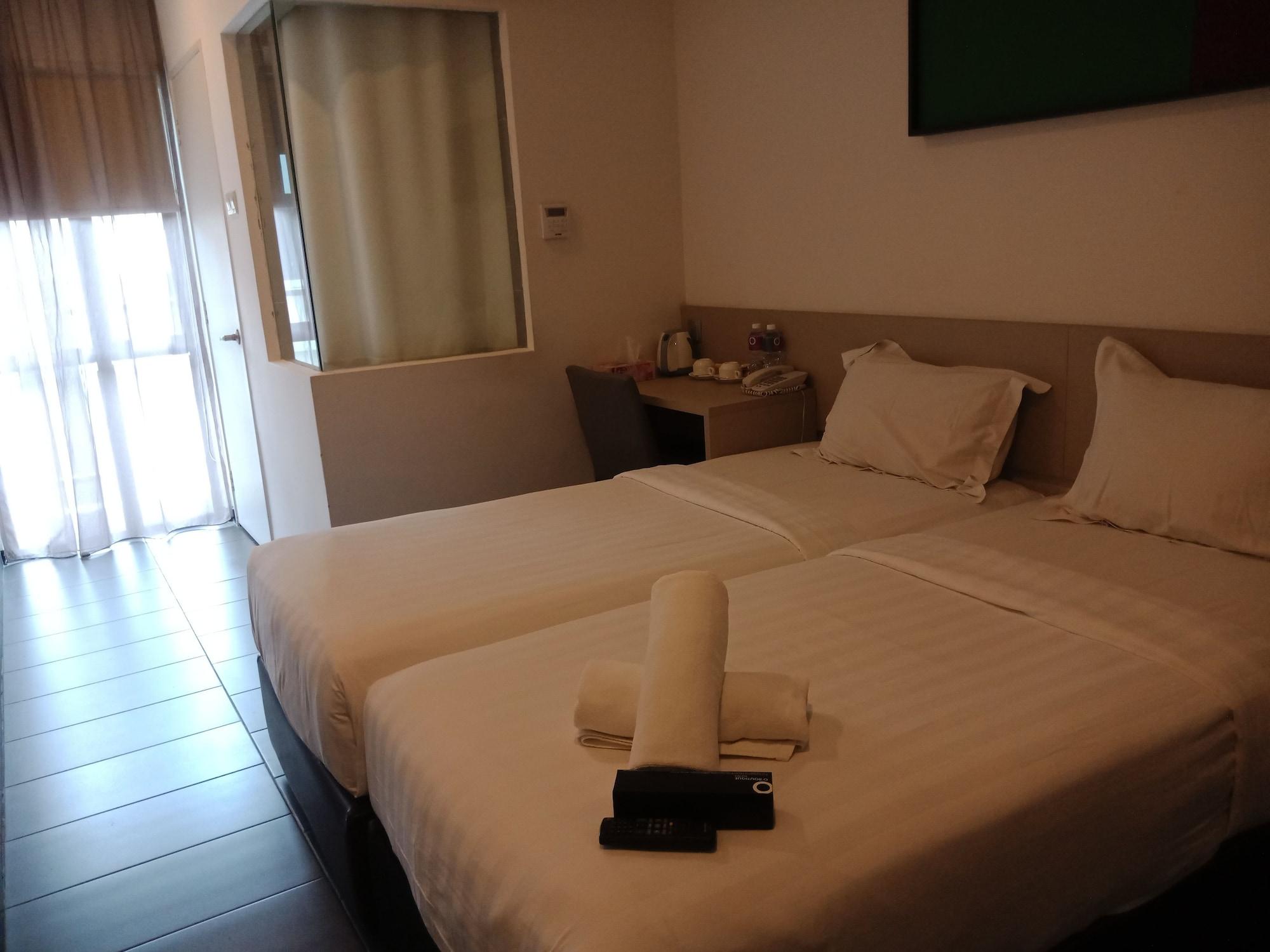โอบูทิก สวีท โฮเต็ล แอท บันดา อุตามา Hotel เปอตาลิงจายา ภายนอก รูปภาพ