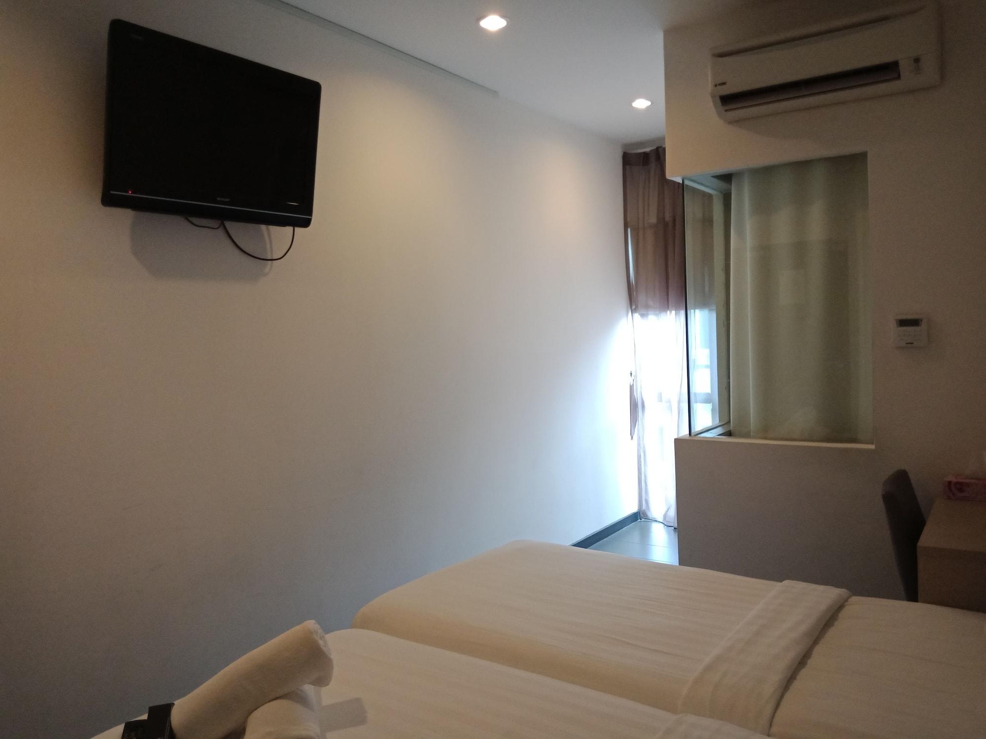 โอบูทิก สวีท โฮเต็ล แอท บันดา อุตามา Hotel เปอตาลิงจายา ภายนอก รูปภาพ