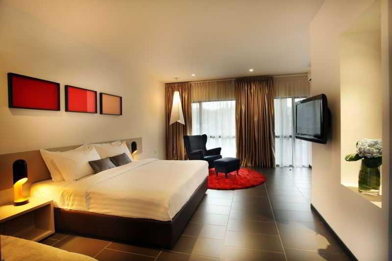 โอบูทิก สวีท โฮเต็ล แอท บันดา อุตามา Hotel เปอตาลิงจายา ภายนอก รูปภาพ
