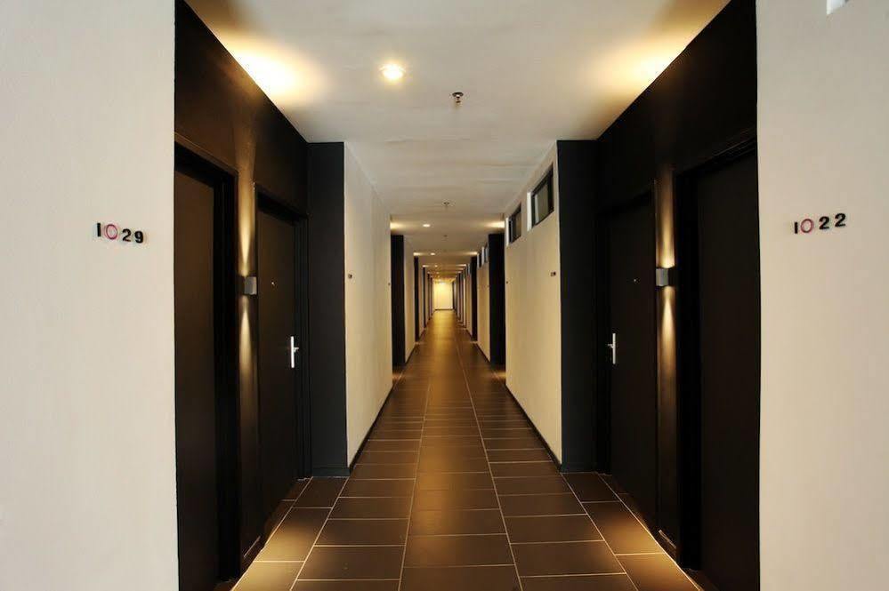 โอบูทิก สวีท โฮเต็ล แอท บันดา อุตามา Hotel เปอตาลิงจายา ภายนอก รูปภาพ