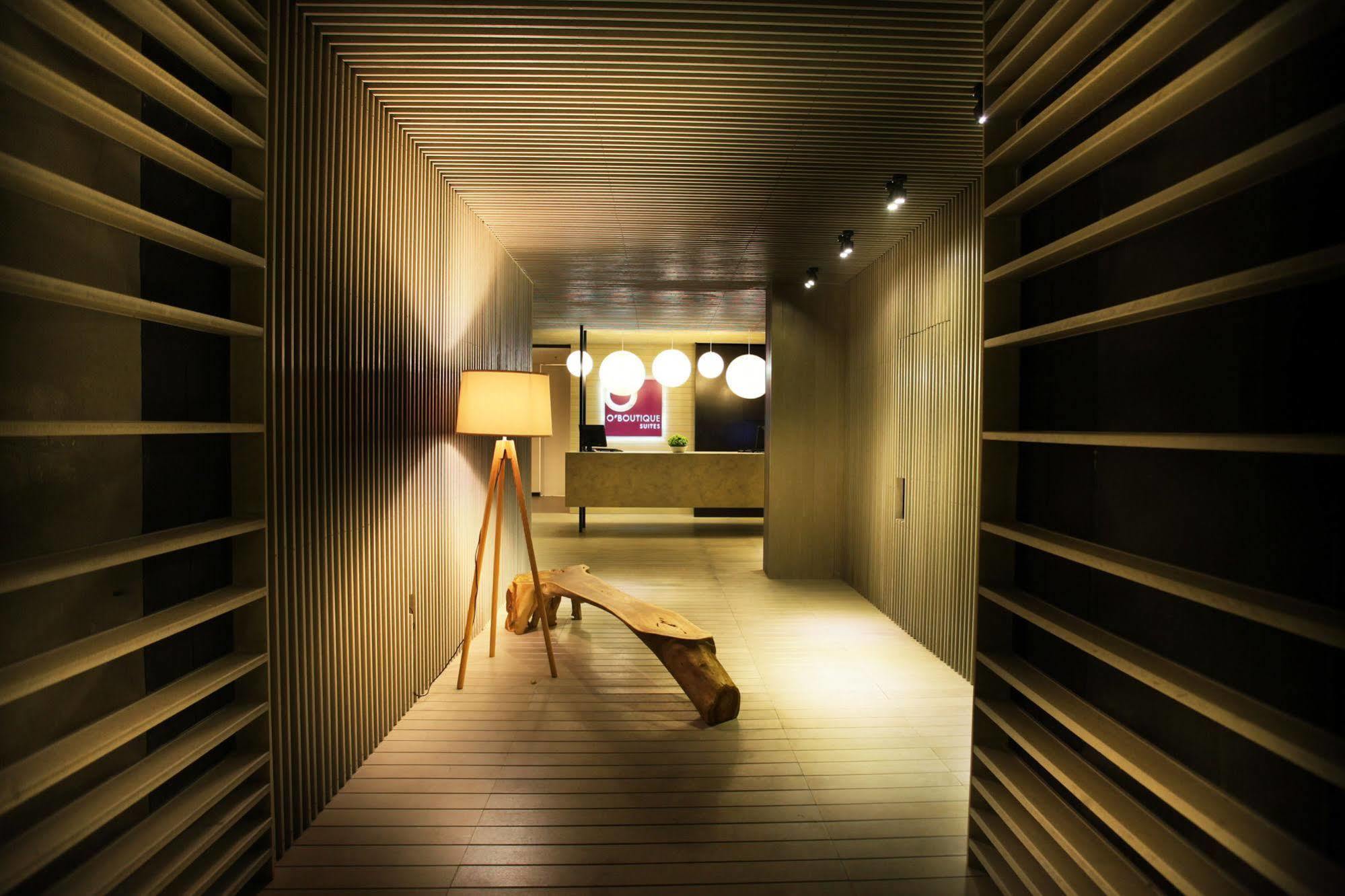 โอบูทิก สวีท โฮเต็ล แอท บันดา อุตามา Hotel เปอตาลิงจายา ภายนอก รูปภาพ