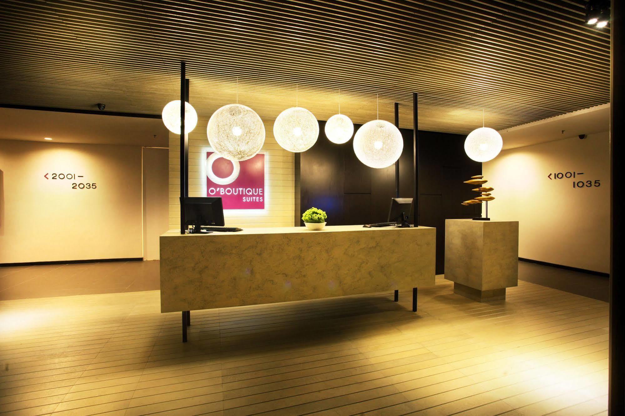โอบูทิก สวีท โฮเต็ล แอท บันดา อุตามา Hotel เปอตาลิงจายา ภายนอก รูปภาพ